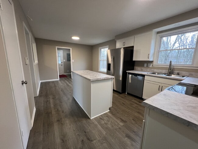 Photo - 504 Overton Dr