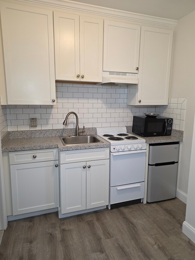 Building Photo - 161 Union Ave Unit 161 UNION AVE