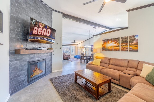 Building Photo - 14350 Ghost Rider Dr Unit SI ID1522996P