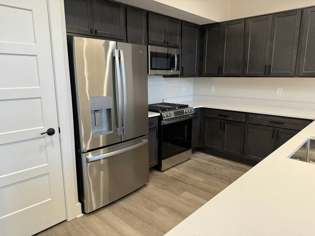 Photo - 106 E Erie St Unit 3C