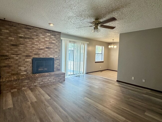 Photo - 109 S Keystone Dr