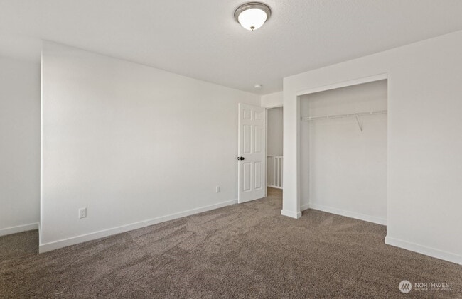 Photo - 7037 NE 55th St