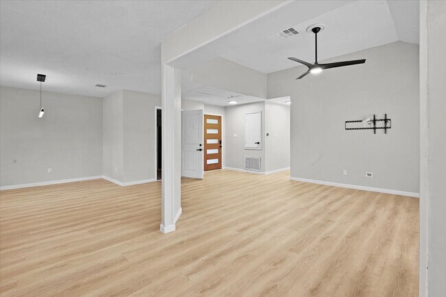 Photo - 2601 Village Circle Dr Dr