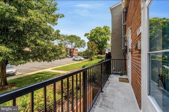Photo - 5934 Mayflower Ct