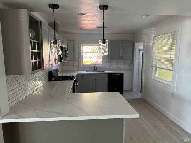 Photo - 829 Hunt Ave