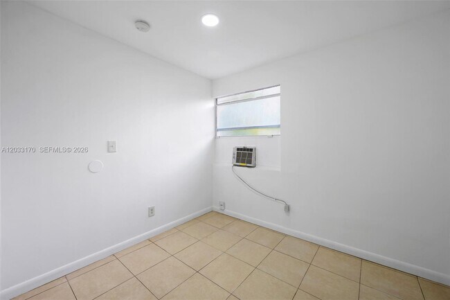 348 NE 58th St Unit 1