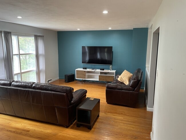 Photo - 104 Terrace Cir