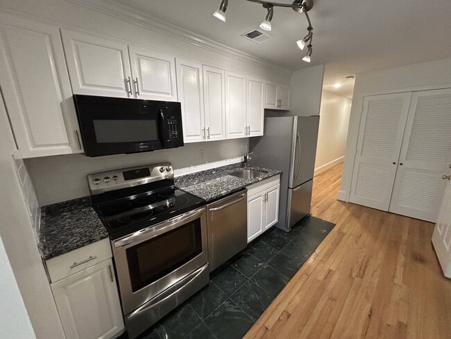 1439 Girard St NW Unidad 3