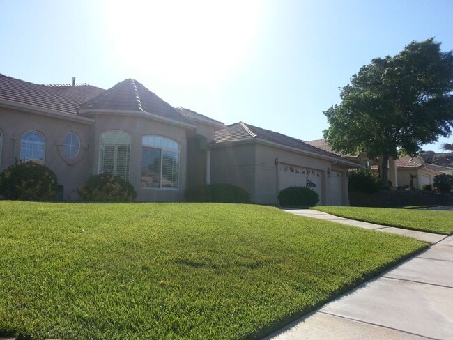 Spacious Home in The Boulders - Spacious Home in The Boulders