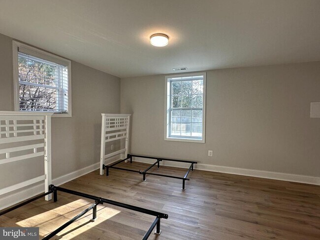 Photo - 6731 Crest Pl