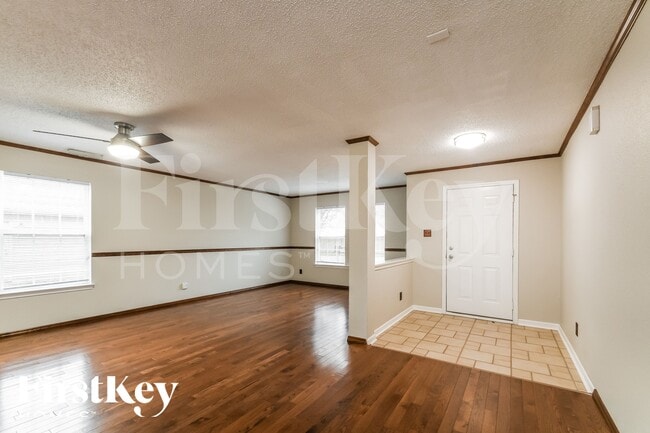 Photo - 19528 Windwood Pkwy