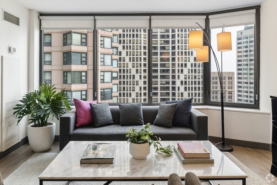 Convertible- 656SF - View