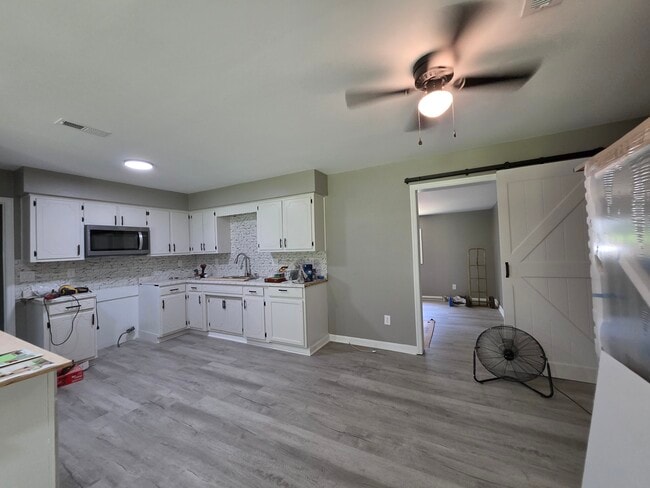 Photo - 2412 Springhill Rd