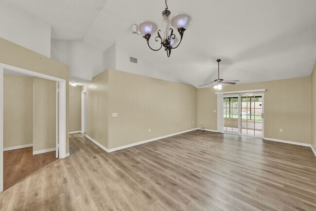 Photo - "Charming 3-Bed Oasis with 2 Baths and Spacious 1,310 Sq. Ft. in Orlando!"