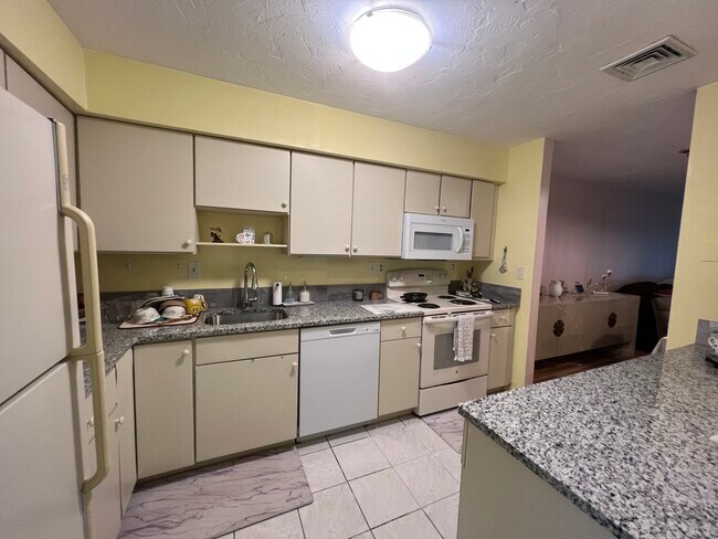 Photo - 923 Lagrange St