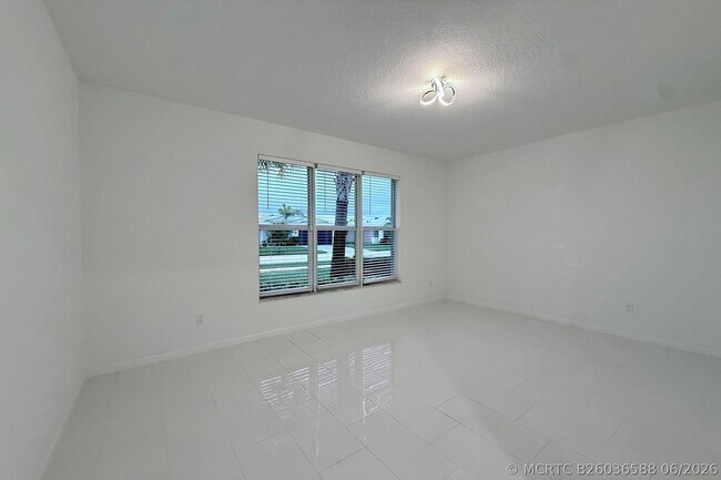 Photo - 10710 Hensley St