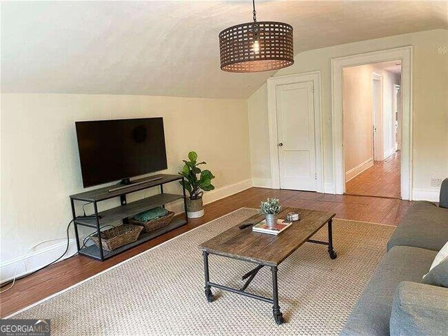 Photo - 1146 St Augustine Pl NE