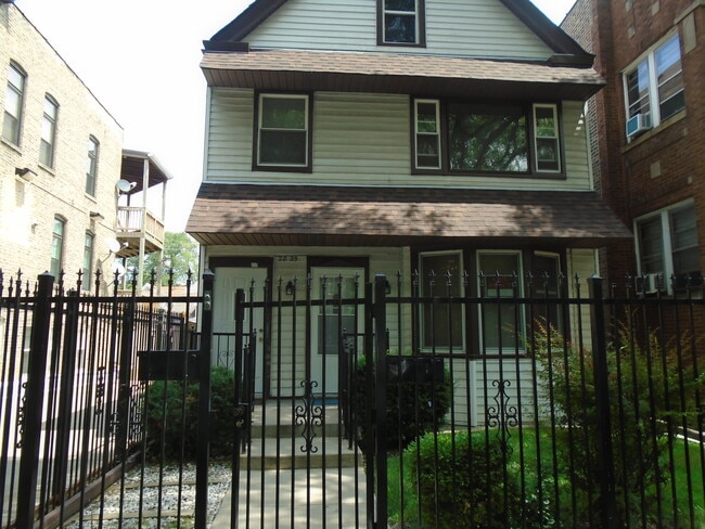 Building Photo - 2825 N Albany Ave