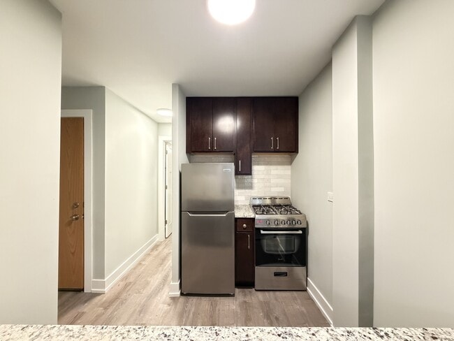 Photo - 503 W Barry Ave Unit J03W