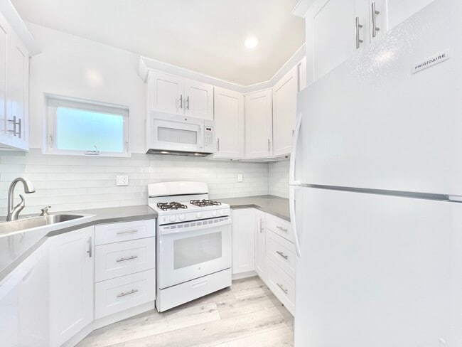 Photo - 2041 Linnington Ave Unit 2041