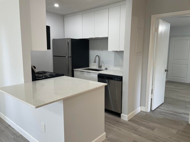 Photo - 3 Crossings Cir Unit A