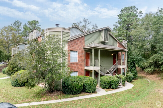 Champion Pines - Champions Pines Apartments