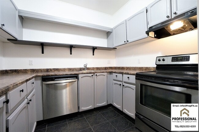 Building Photo - 10139 117 St NW Unit 101