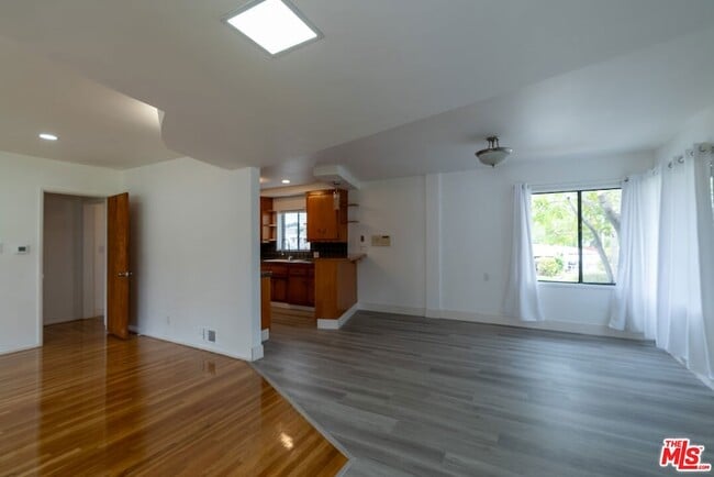 Photo - 443 Lomita St