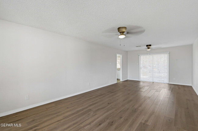 Photo - 7129 Orizaba Ave