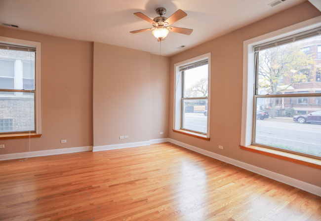 Photo - 1739 W Addison St Apartment Unit 1