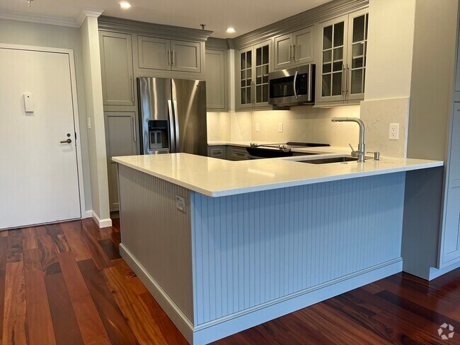 Building Photo - 16 Harcourt St Unit 5J Rental