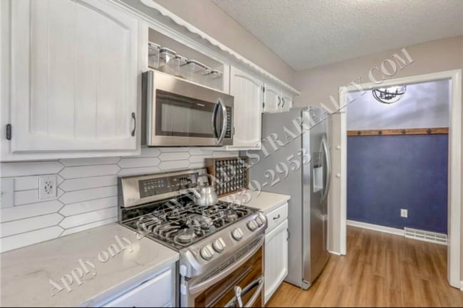Photo - Beautiful 3 Bed 2.5 Bath Raised Ranch in L...
