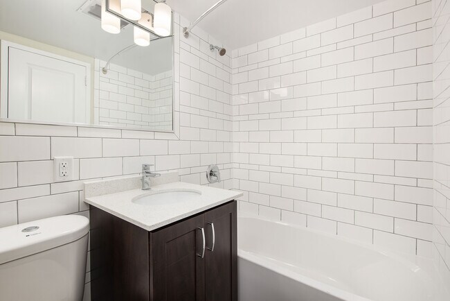 Photo - 1080 Kingston