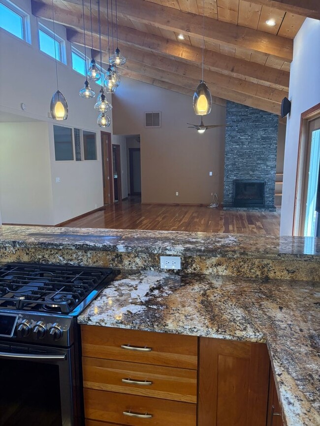 Photo - Unfurnished, 1-year long-term rental, Procure Only