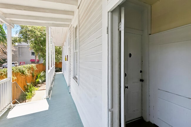 Photo - 922 Elysian Fields Ave Unidad B