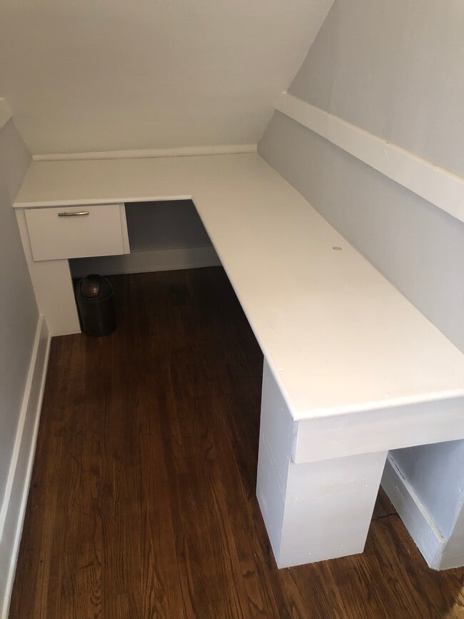 Photo - 5613 La Mirada Ave Unidad 1 Bedroom