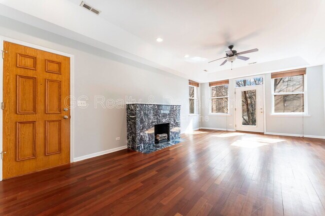 Photo - 4406 N Sacramento Ave Unit 2c