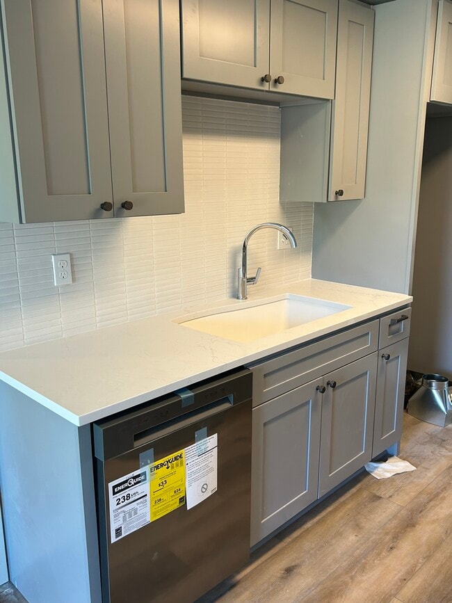 Photo - 342-348 NW 15th St