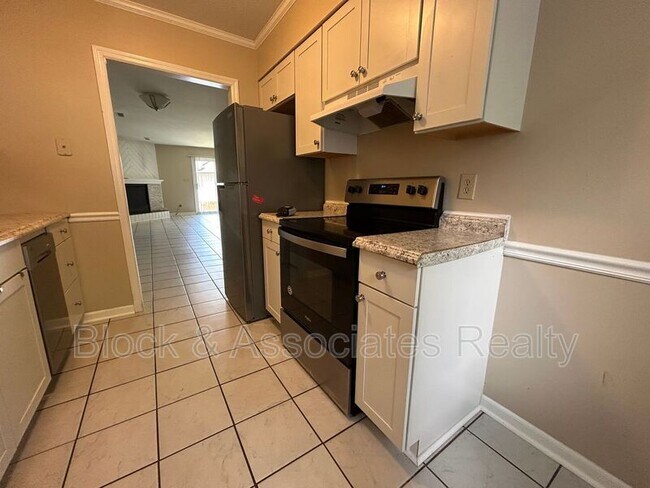 Photo - 185 Forest View Dr