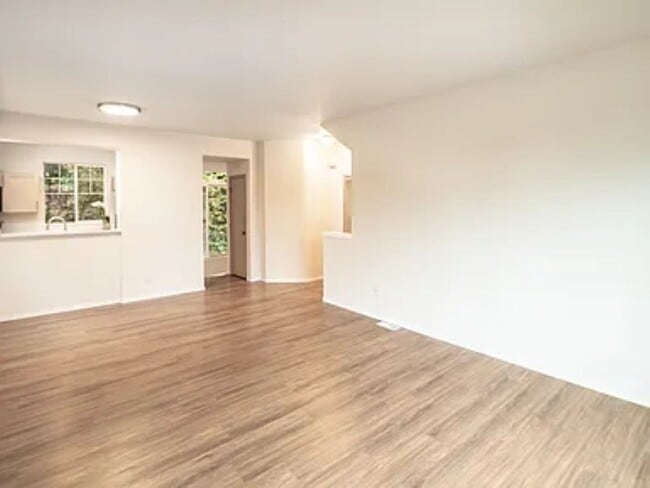 Photo - 3Bd/2.25Ba Woodinville Townhouse