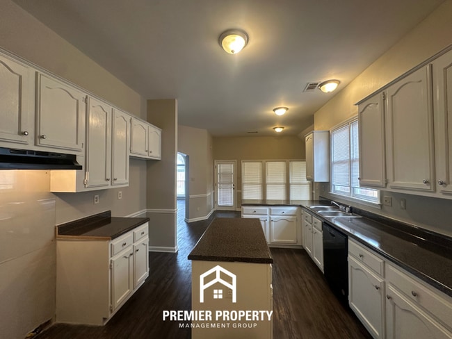 Photo - 8374 Kings Trail Cove