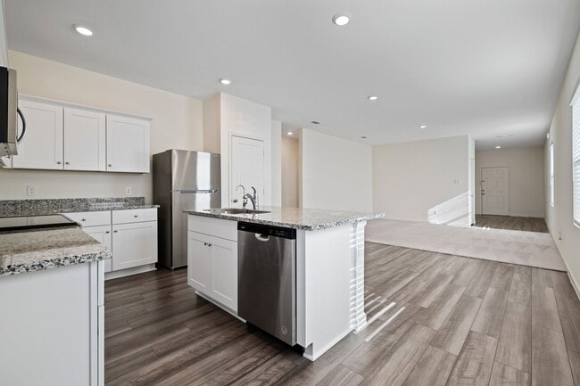 Photo - 614 Edge Lake Ct