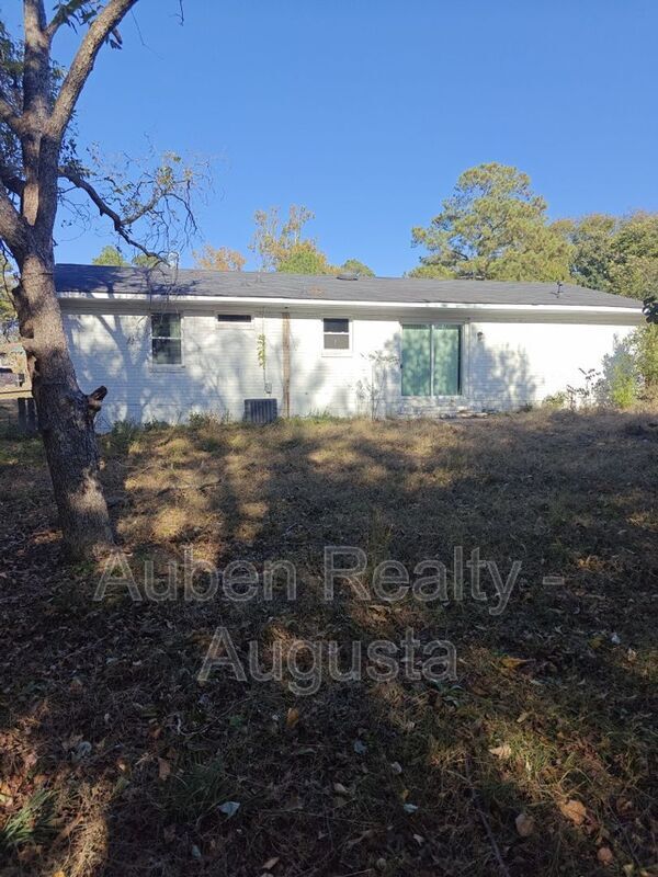 Photo - 2517 Kensington Dr E