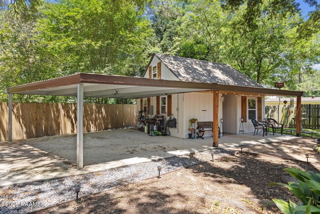 Photo - 325 Alice Dr