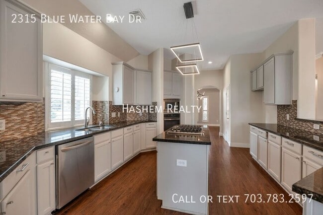 Photo - 2315 Blue Water Bay Dr