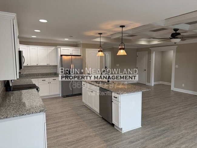 Photo - 3869 Doral Dr