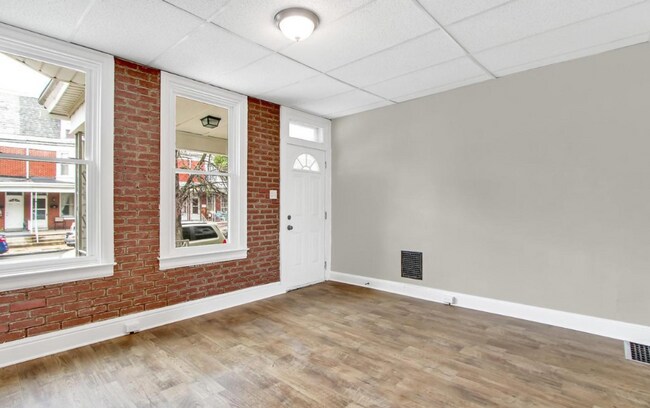 Photo - Spacious 4 Bedroom, 1 Bath Home in York, Pa!