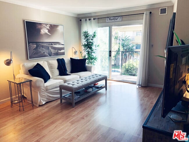 Building Photo - 8163 Redlands St Unit 25 Rental