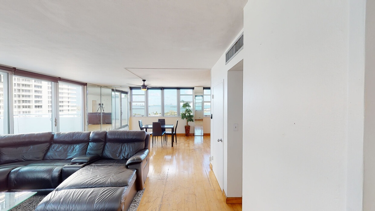 Photo - Bay Park Towers Apartments