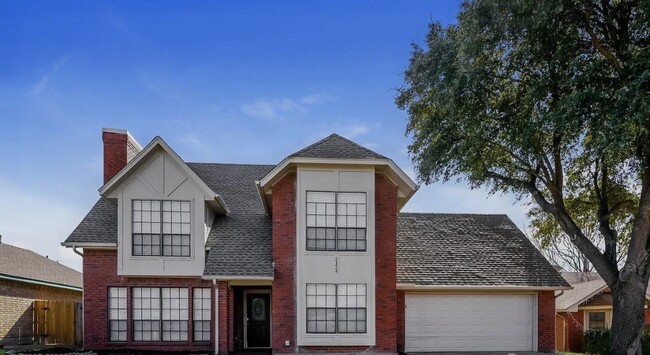 Building Photo - MOVE IN READY